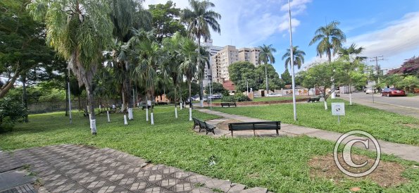 Unnamed park at Calle Castelnau and Calle Juan B Coimbra