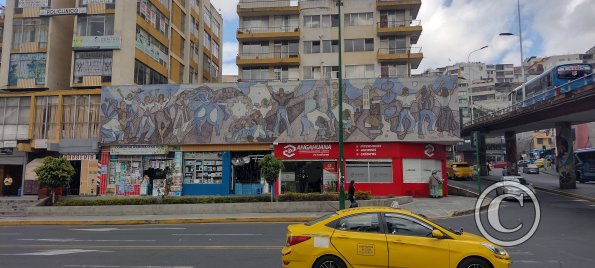 Mural on 12 de Noviembre at Mera