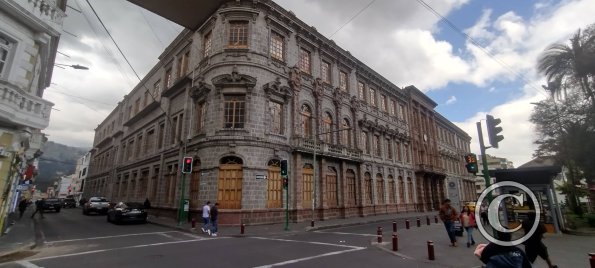 Museo del Colegio Nacional Bolivar across from Parque Cevallos