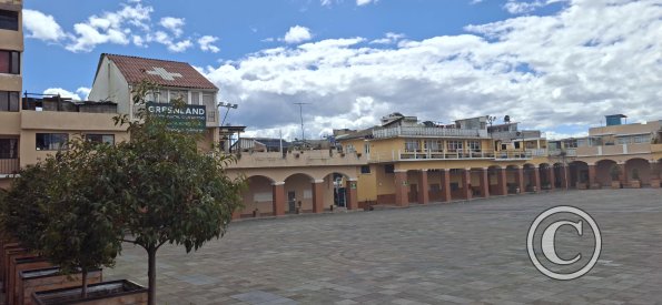 Plaza Intercultural at 24 de Mayo and Teran (3)