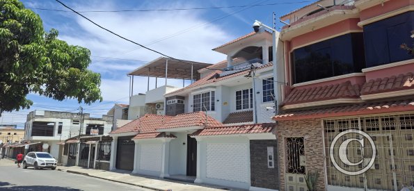 Costa Rica and Av Teniente Ortiz
