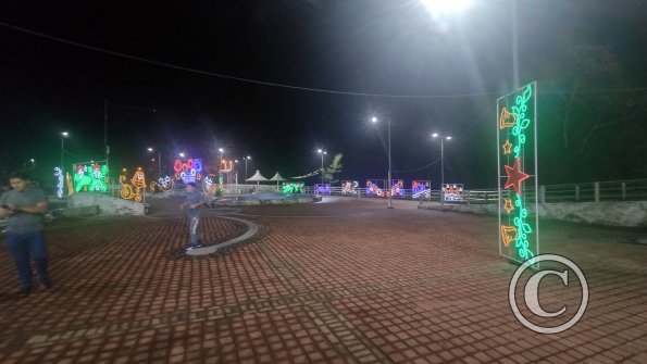 Malecon at Christmass (2)
