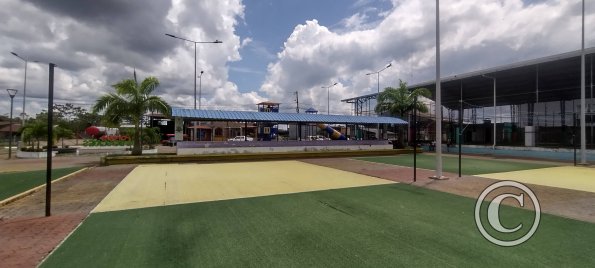 Parque de los Bosques at Sucre and Amazonas (2)