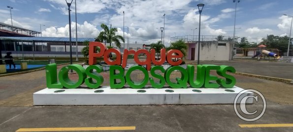 Parque de los Bosques at Sucre and Amazonas (4)
