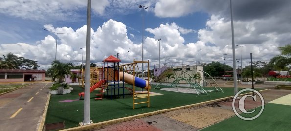 Parque de los Bosques at Sucre and Amazonas