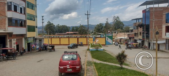 Calle Los Claveles y Marian Melgar