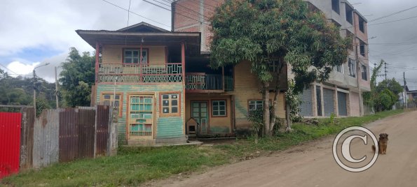 House on Calle Leandro Andaluz and Jiron Adolfo Aranda