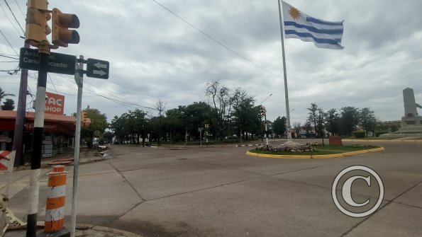 El Obelisco in Plaza Batile y parque La Madre (2)