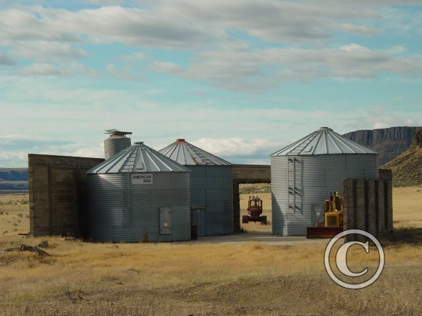 west-bar-looking-south-at-silos_17920690080_o